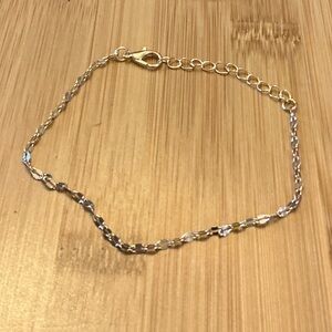 Elegant golden chain Bracelet 9”, brand new!